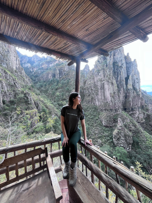 Easily Distracted - Playera Mujer